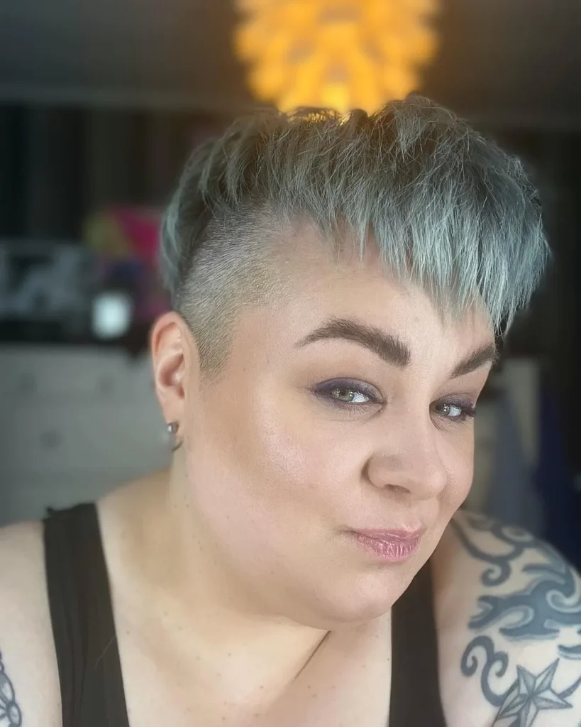 Graues Haar: Pixie für runde Gesichter