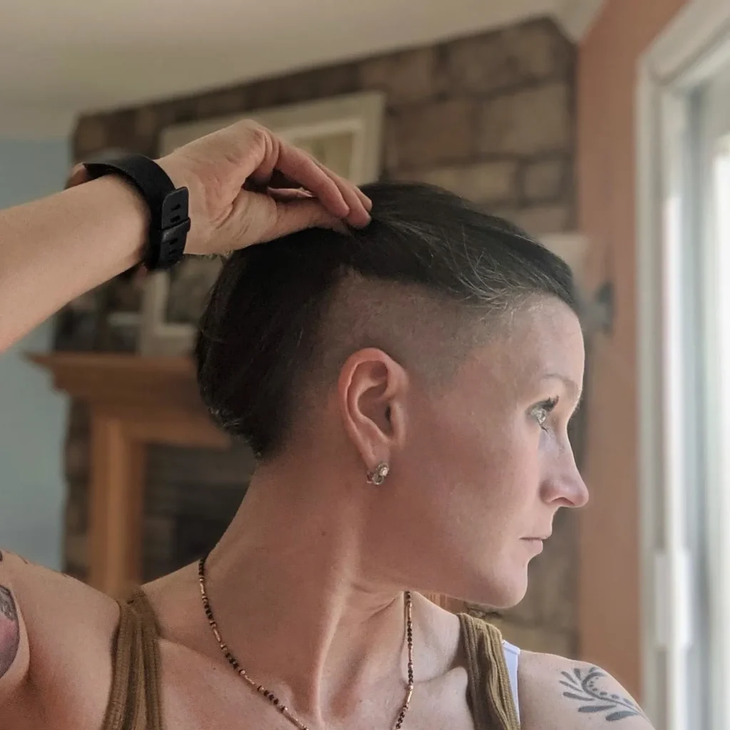 Kurzer Undercut-Bob