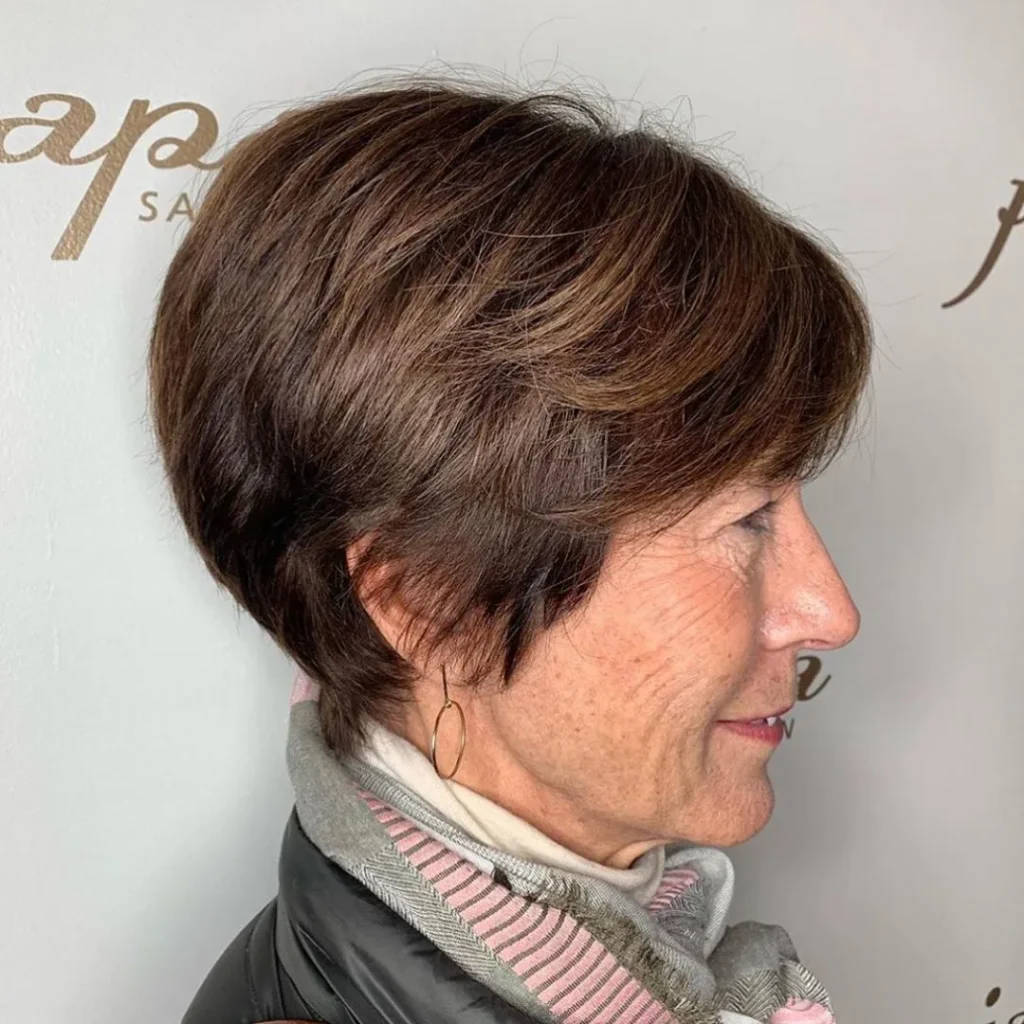 Pixie-Cut für Frauen über 60 mit dichtem Haar