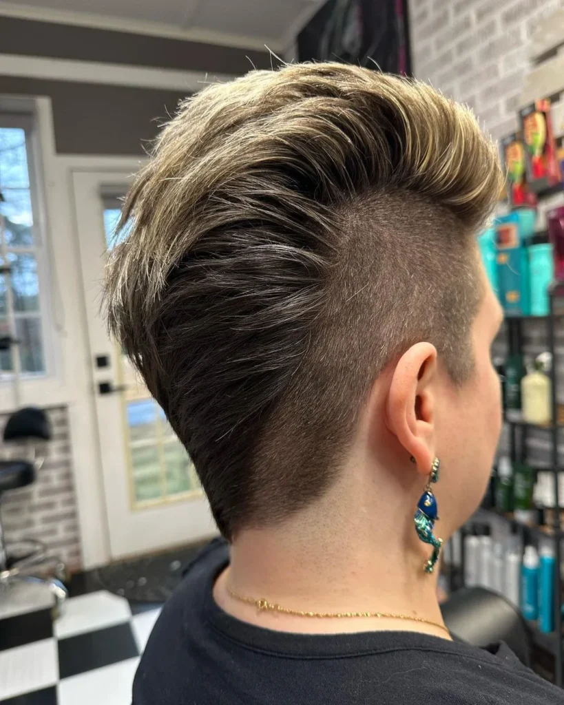 Faux-Hawx-Pixie-Cut für dichtes Haar