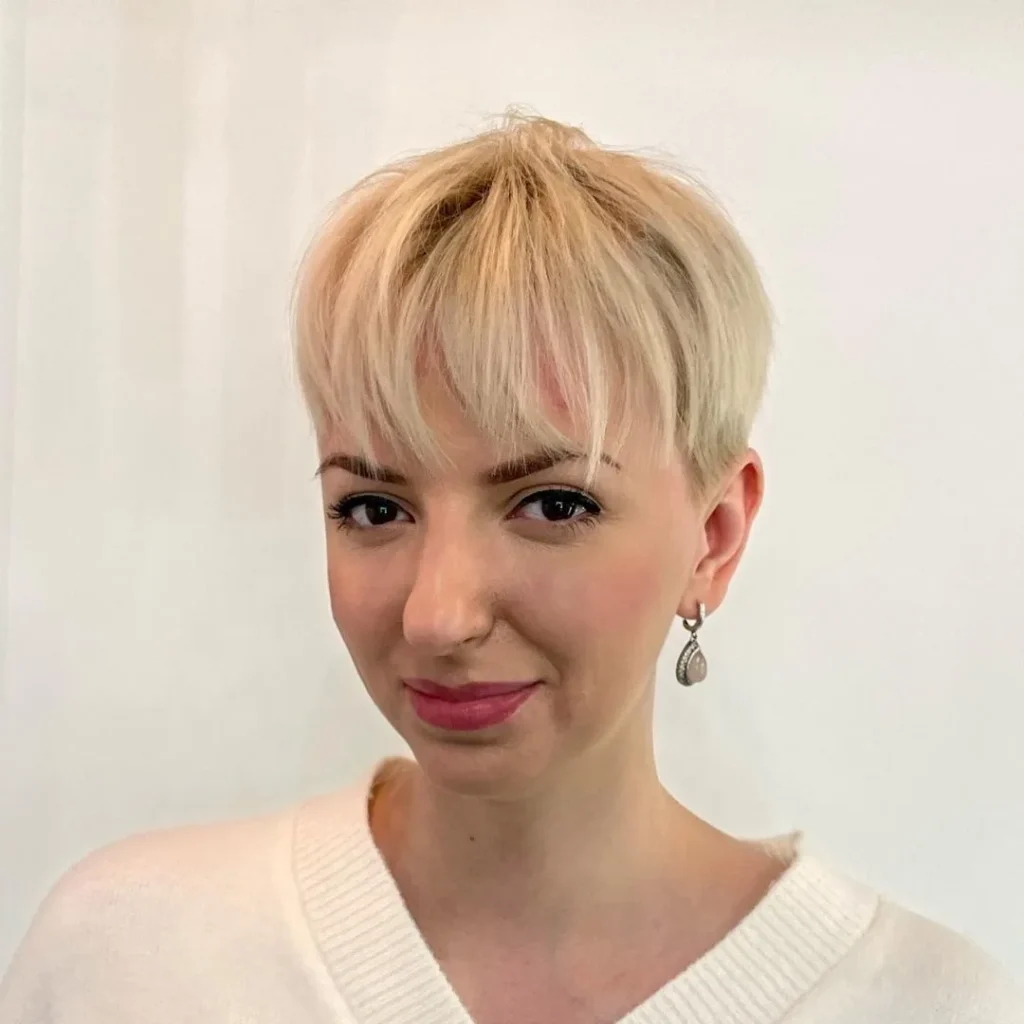 Bowled-Pixie-Cut für dichtes Haar