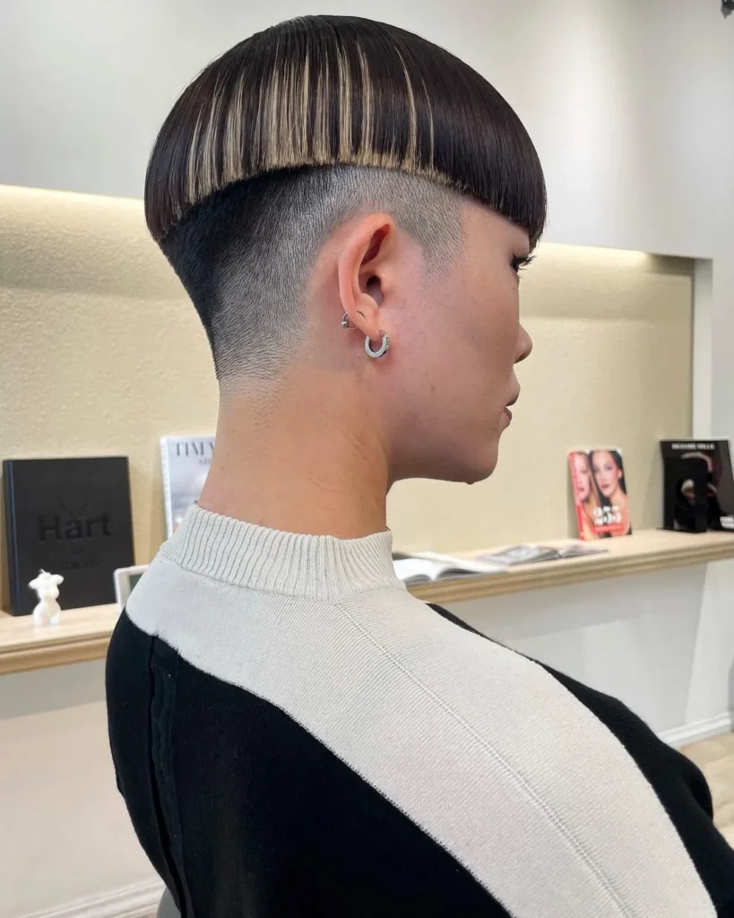 Bowl-Cut mit Undercut