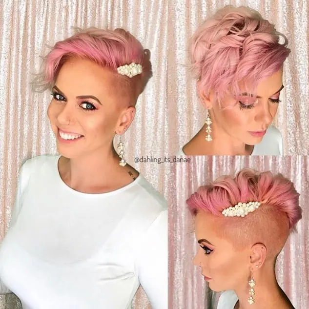 Buzz und Locken: Rosa Pixie-Schnitt