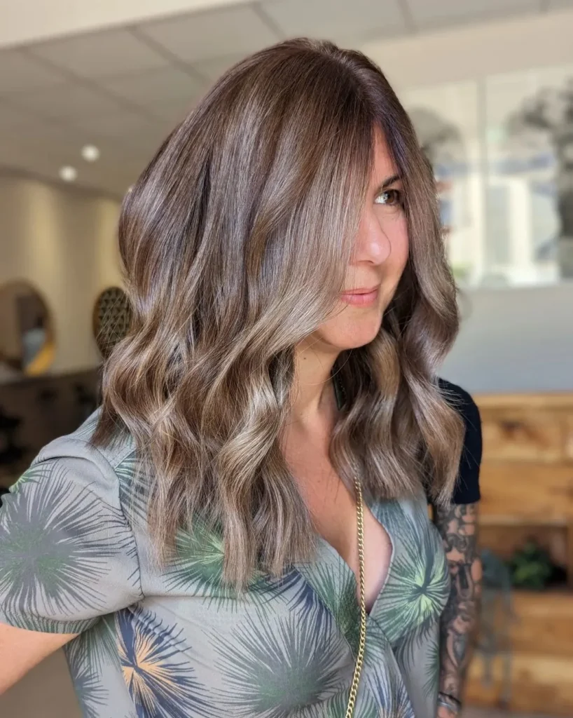 Mandel- und sandfarbenes Balayage