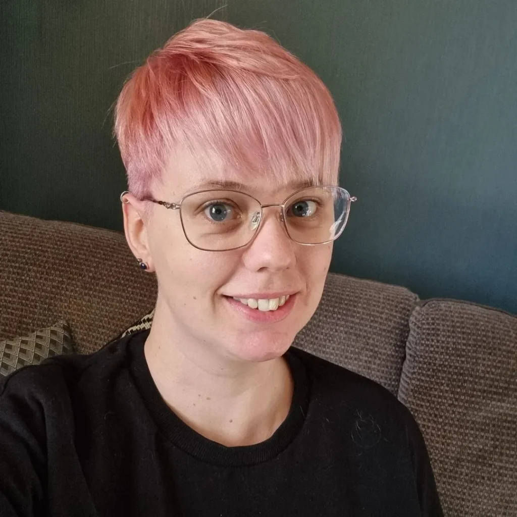 Pastellrosa Pixie für feines Haar