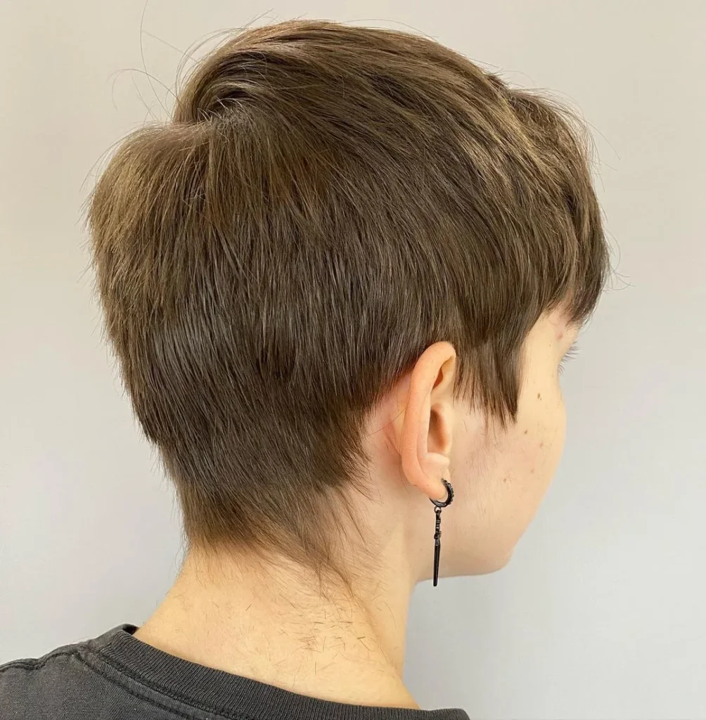 Pixie-Cut mit texturierten Stufen