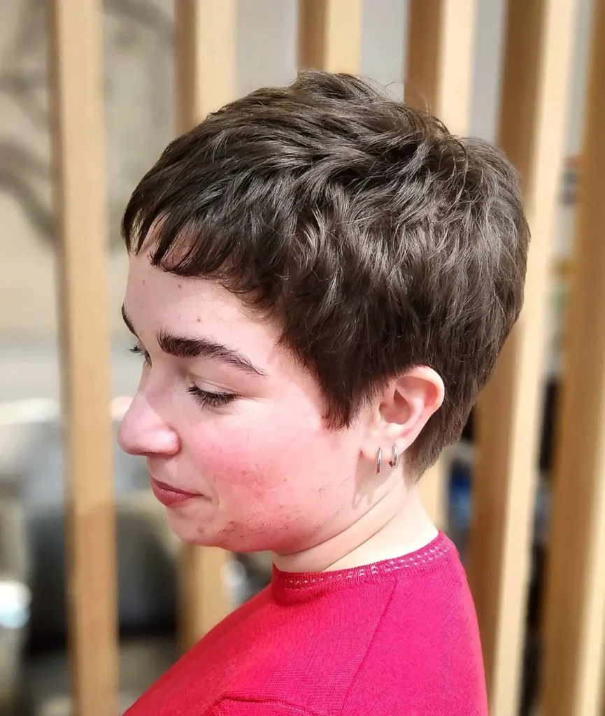 Texturierter Pixie-Cut für feines Haar