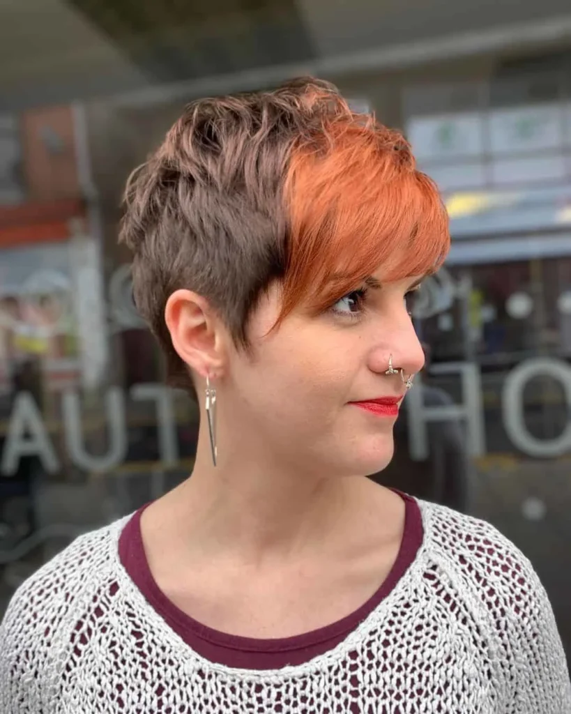 Choppy-PixieCut mit farbigem Pony