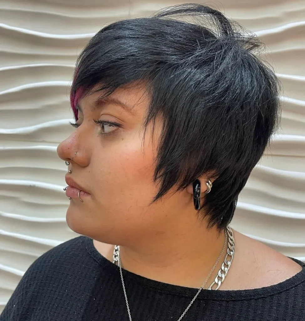 Mittellanger Pixie-Cut für dünnes Haar