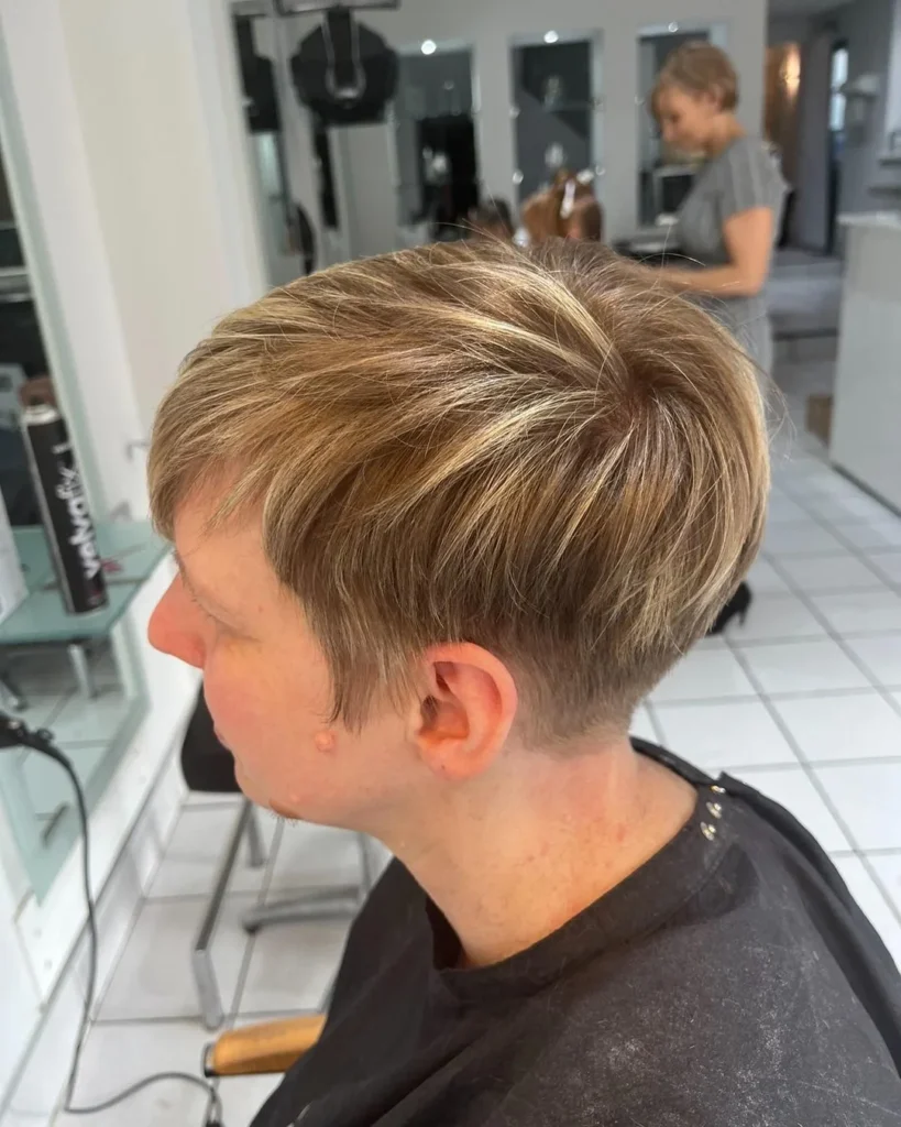  Pflegeleichter Pixie-Cut für dünnes Haar