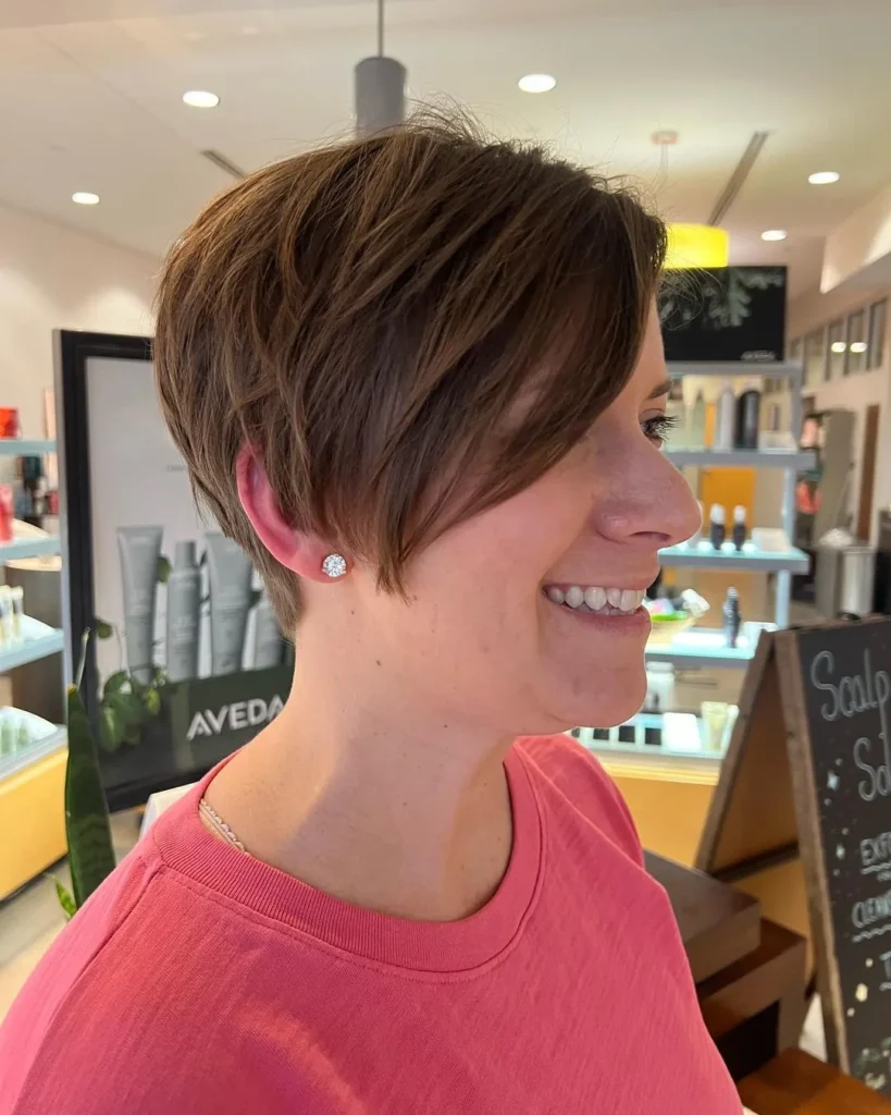 Seitenpony Pixie-Cut für dichtes Haar