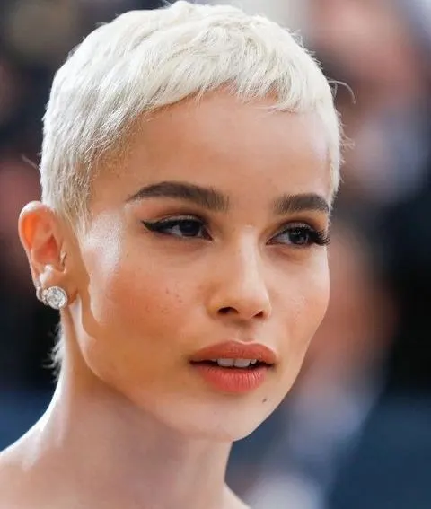 Ultrakurzer Pixie-Cut für dünnes Haar