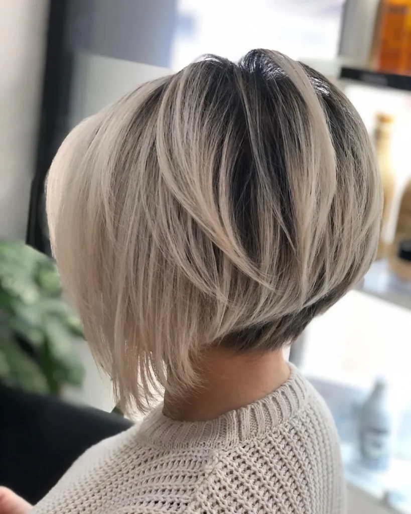  Balayage gestapelter Bob