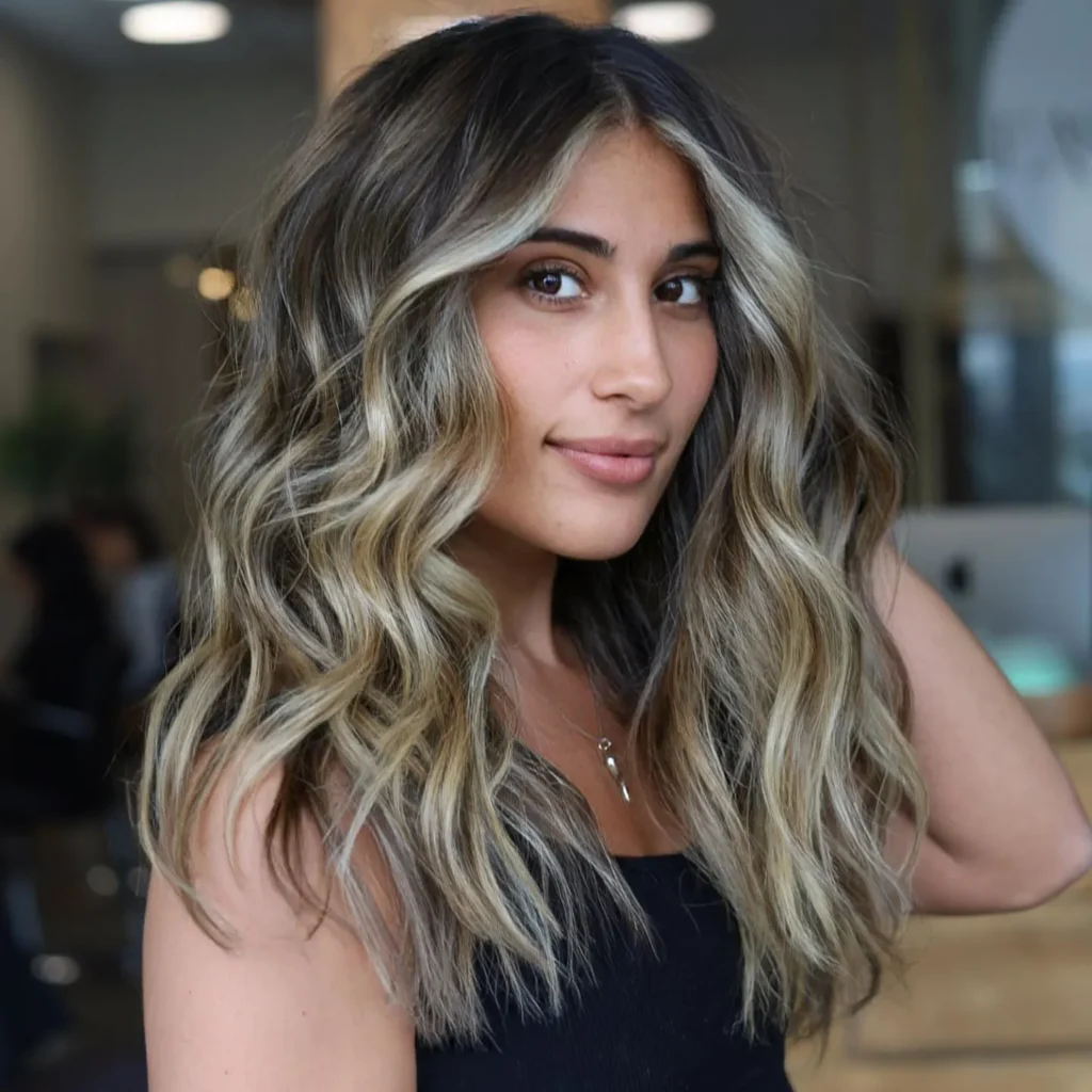 Dunkelbraun und hellblond Balayage