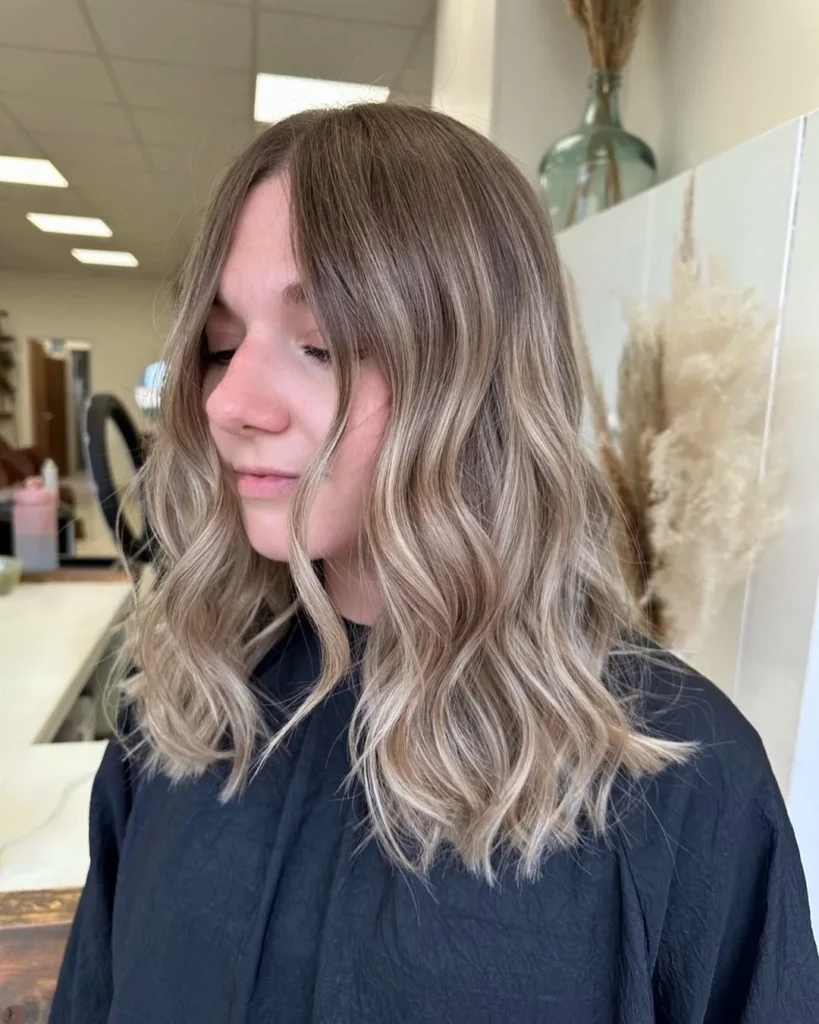 Haselnuss-Blond Balayage