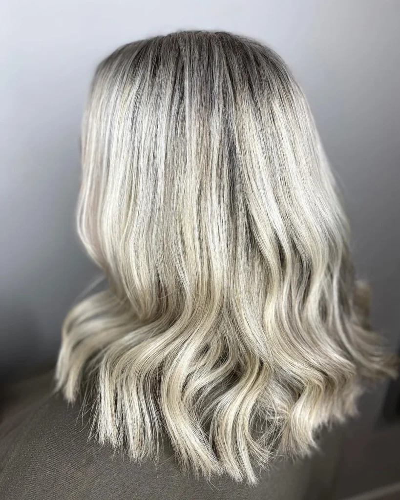 Kühles blondes Haar