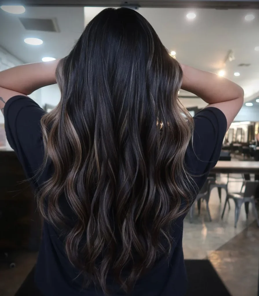 Aschiges Brünett Balayage