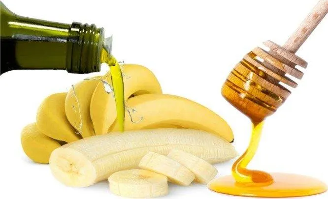 Banane, Kokosnussöl und Honig