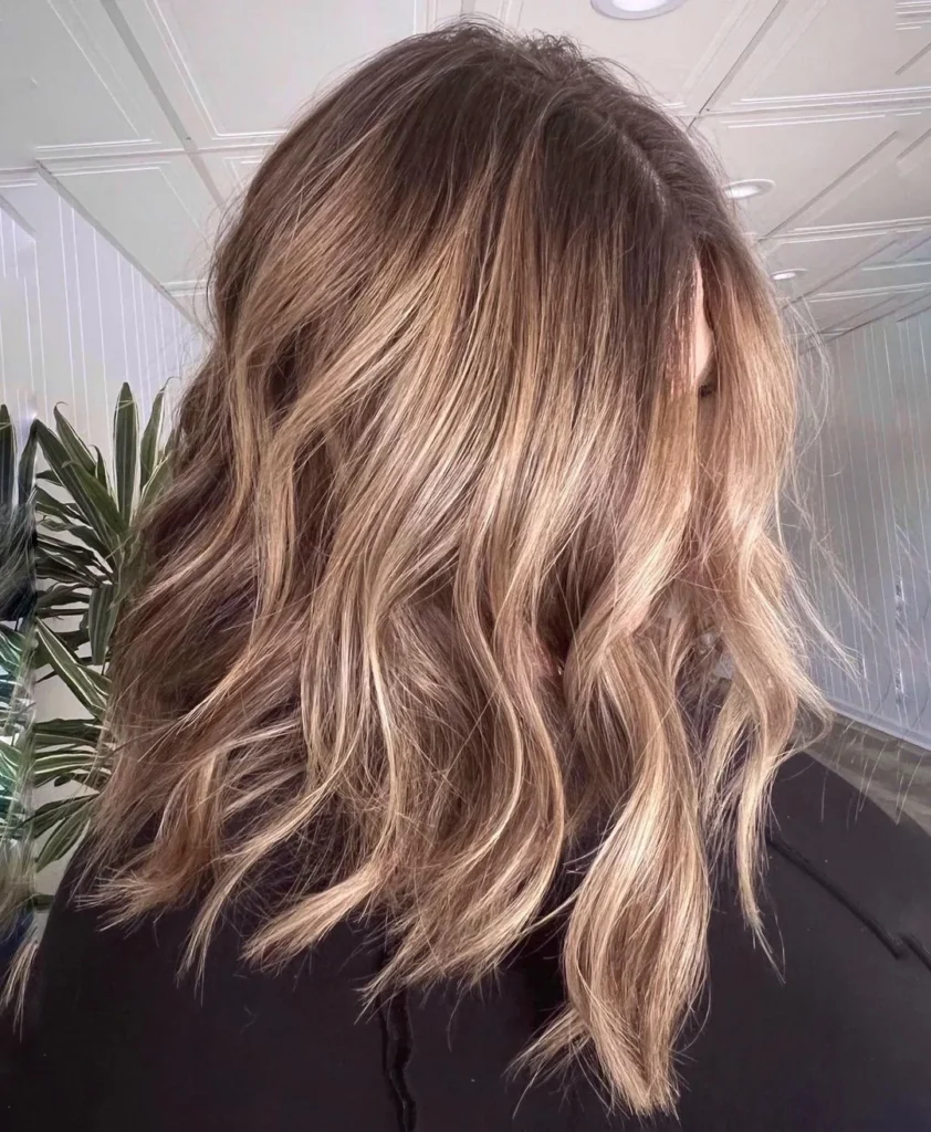 Honigbraunes Haar mit hellen gold-blonden Highlights