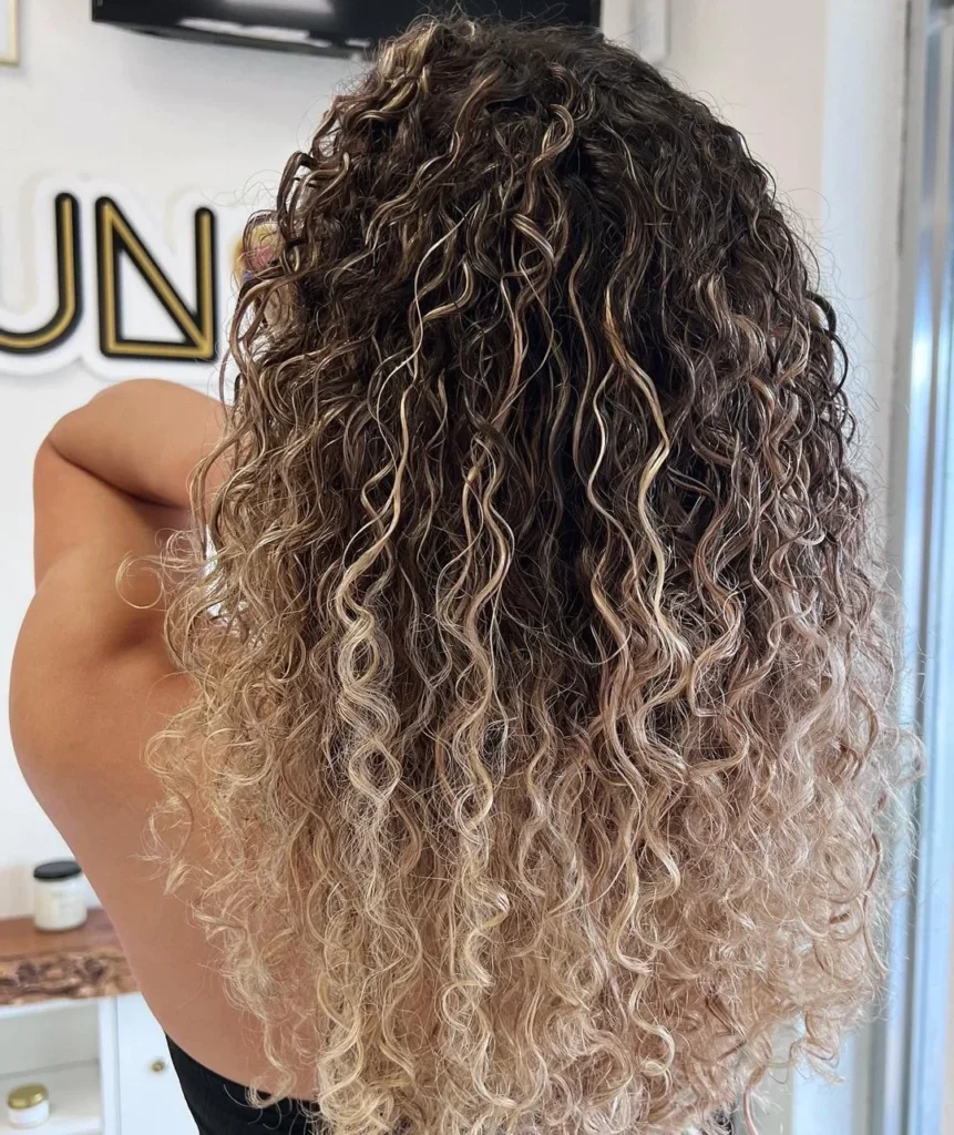 Sonnen-geküsstes Blond-Balayage