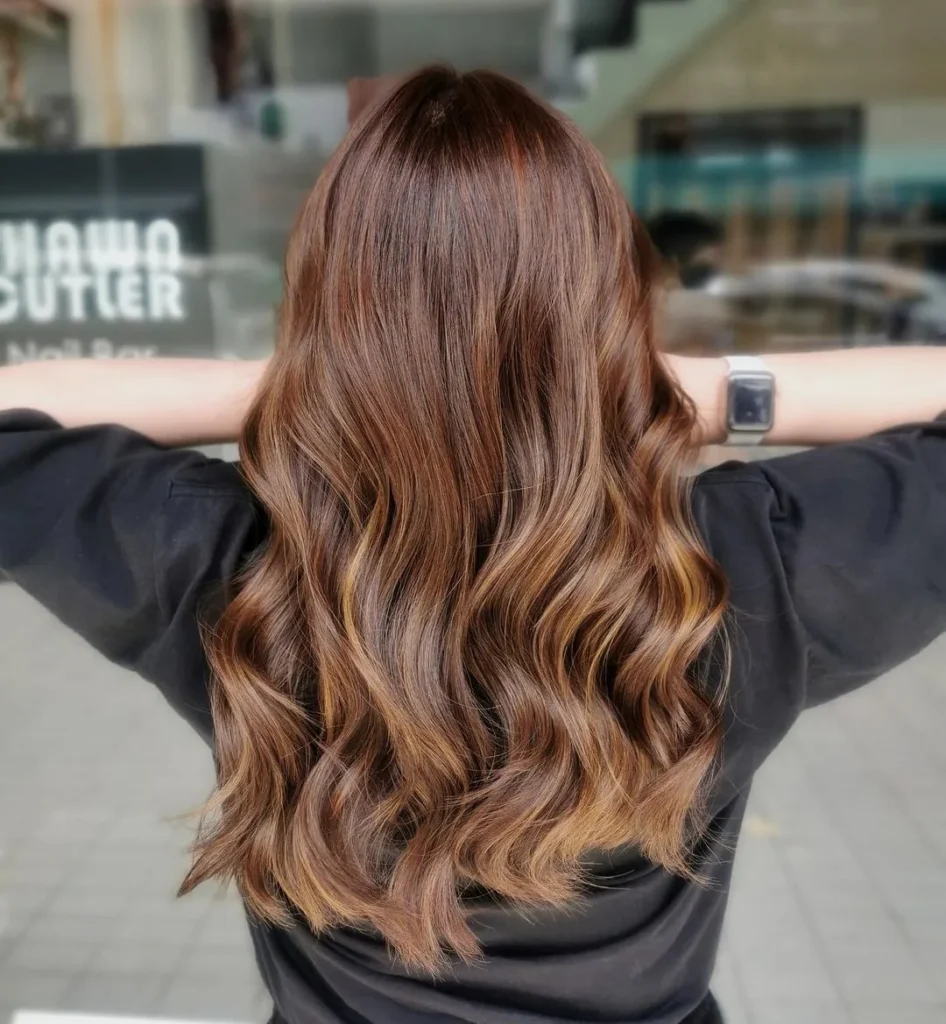  Aschbraun mit karamellblondem Balayage