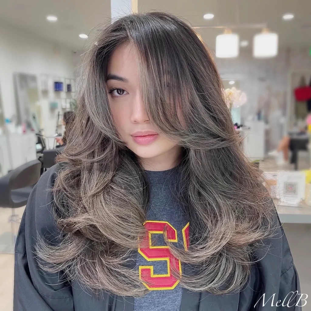 Aschbrünettes Balayage-Haar