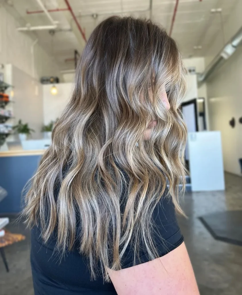 Beige-bräunlicher Balayage-Look