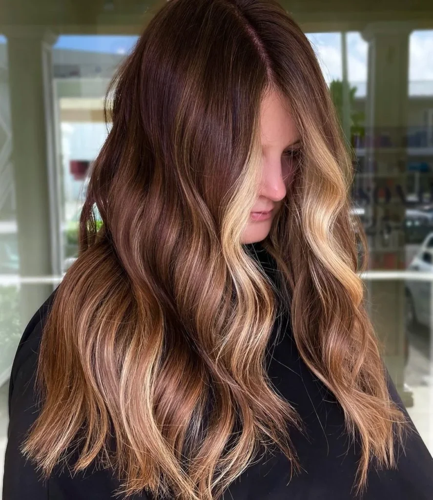 Brünette Balayage mit blonden Money Pieces