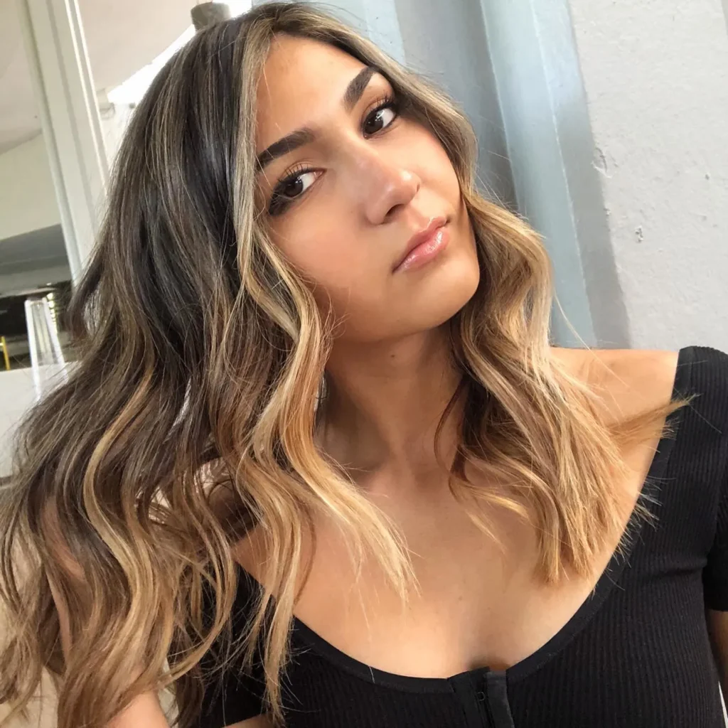 Brünette Balayage mit hellen Highlights