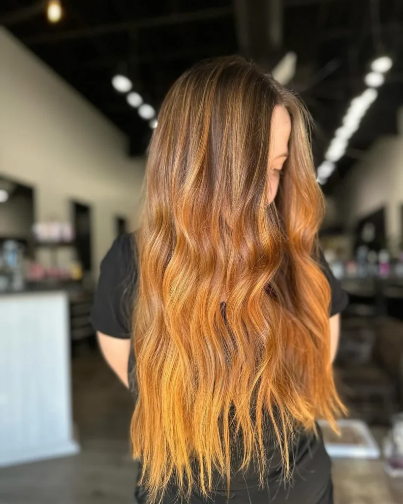 Cowboy-Kupfer mit hellerer Balayage