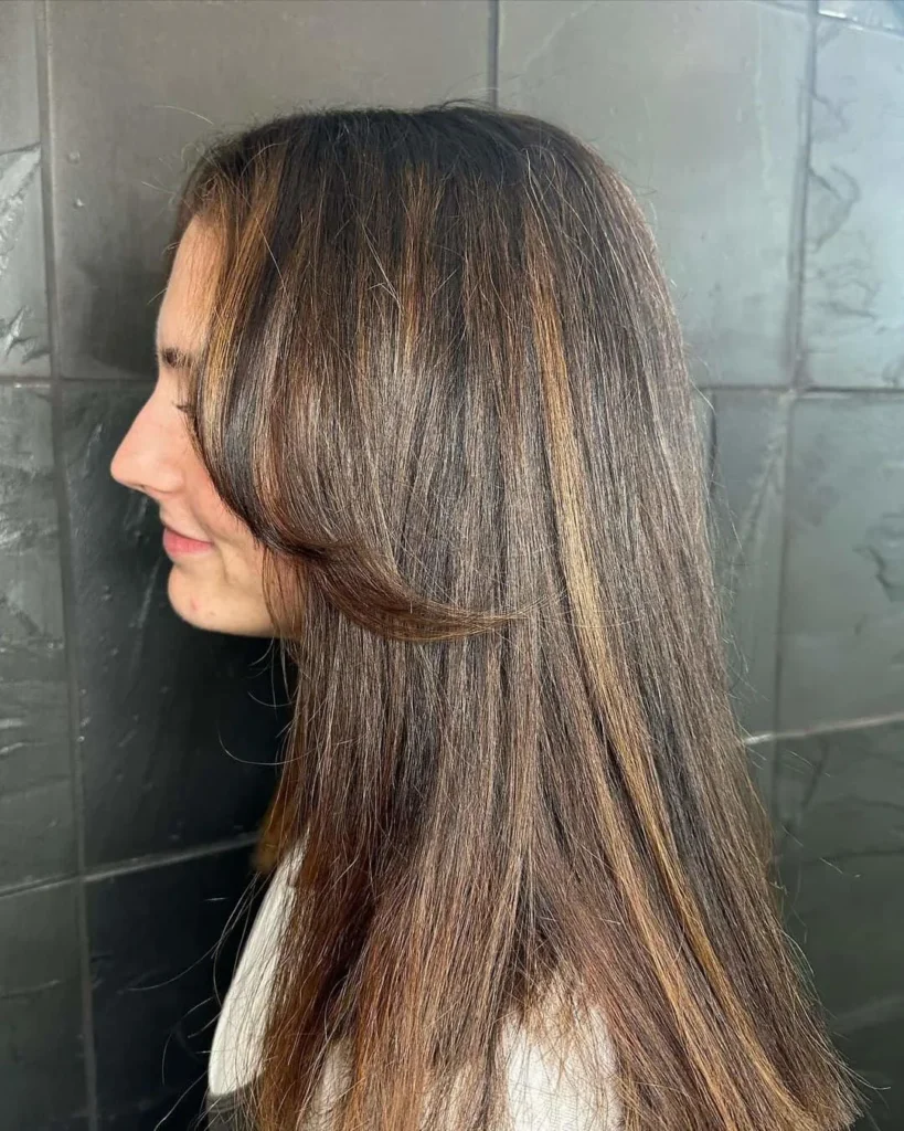 Curtain Bangs mit Highlights