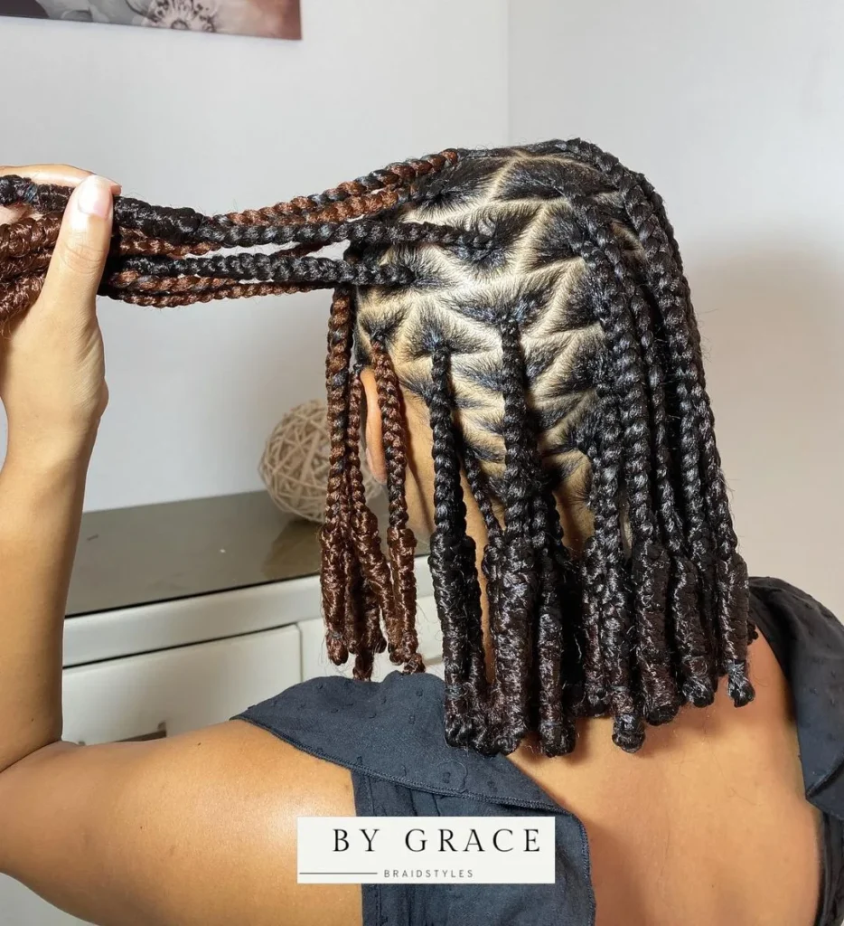 Dreieckige, knotenlose Box Braids