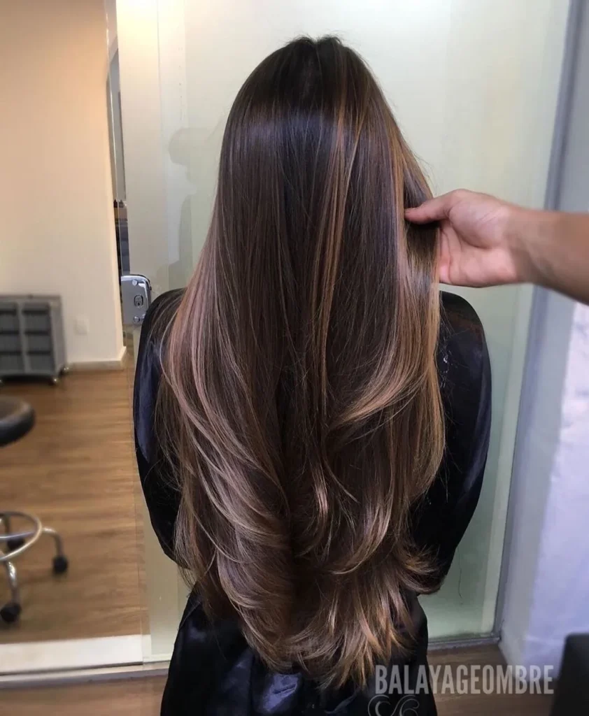  Gesichts umrahmendes asch-braunes Haar Balayage