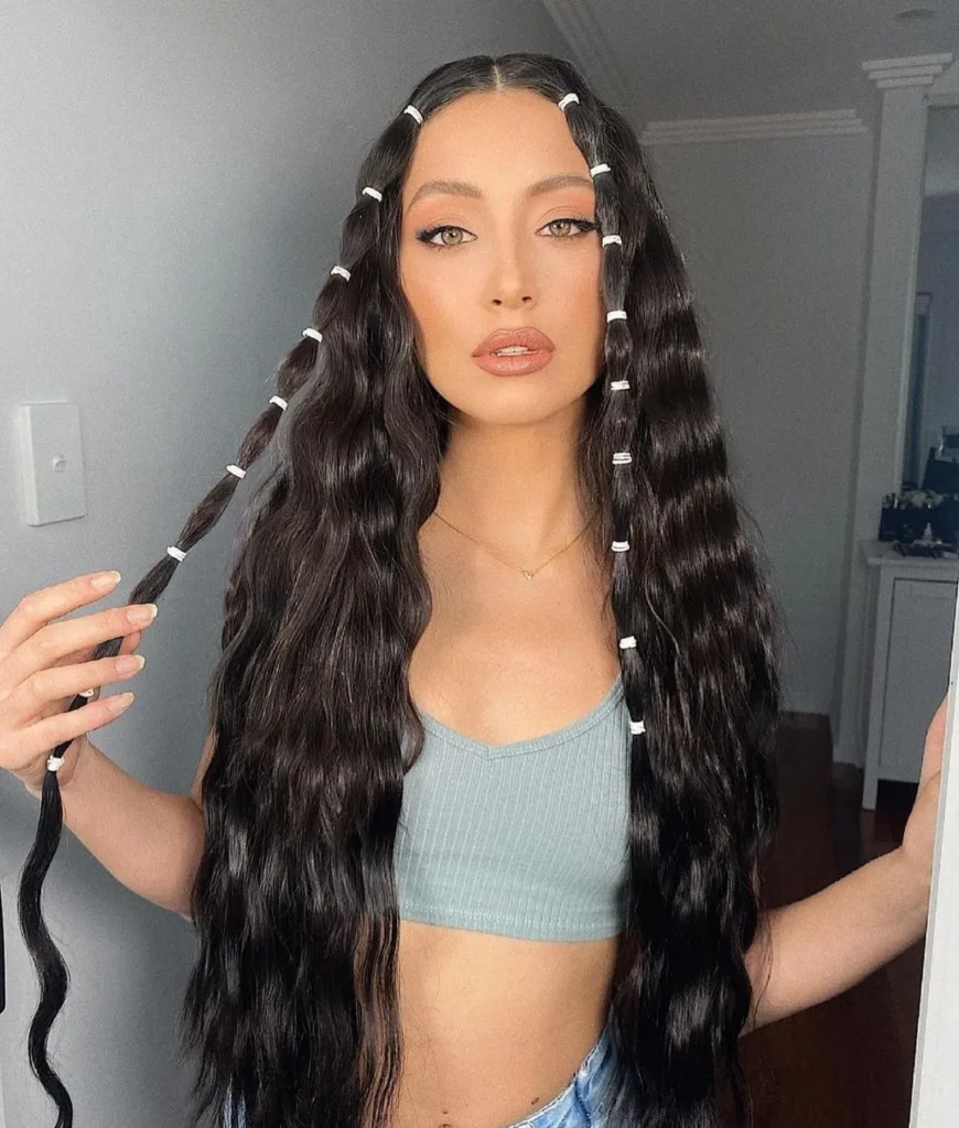 Gewellte Bubble-Braids für lange Lockenfrisuren