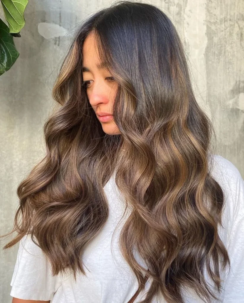 Haselnuss-Brünett Balayage