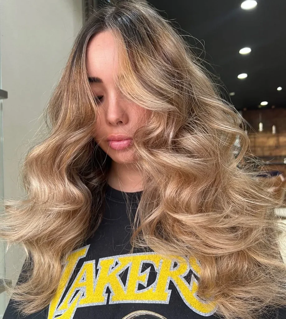  Karamellblondes Balayage