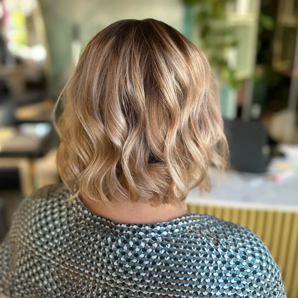 Kurzer Bob: Blondes Balayage