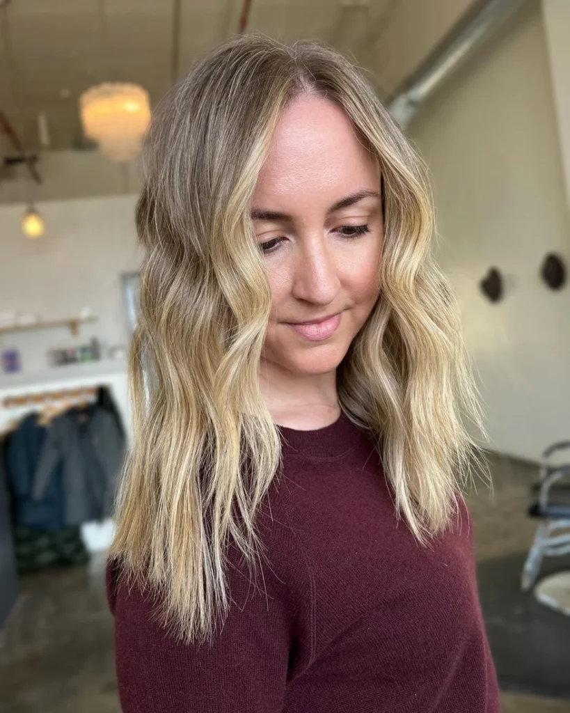 Sanftes Blond Balayage