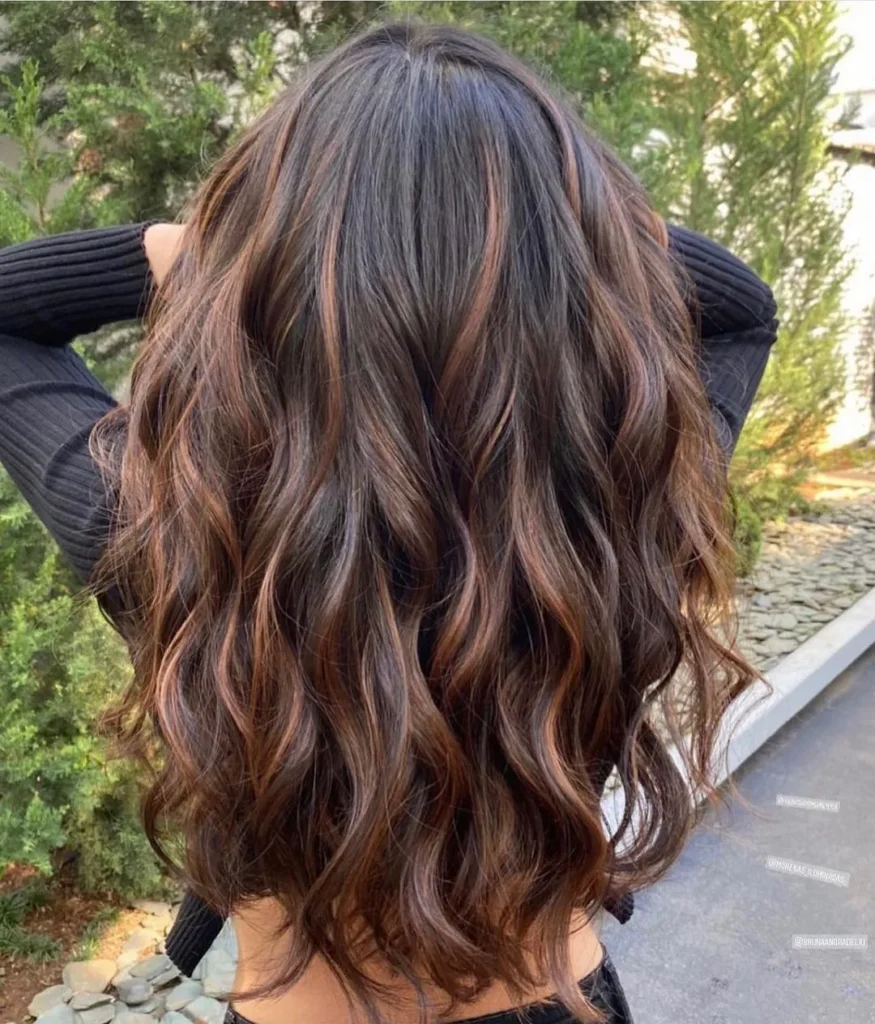 Schokoladen-Balayage mit Karamell-Highlights