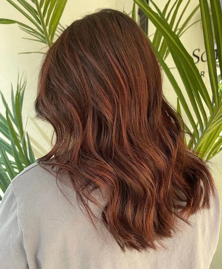 Volles rotbraunes Balayage