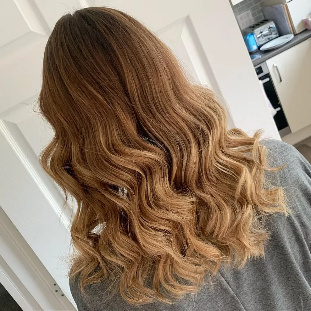 Weiches Karamellblond-Balayage