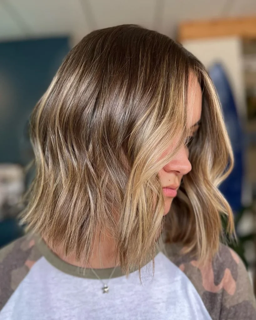 Dunkelblondes Haar mit goldblonden Highlights