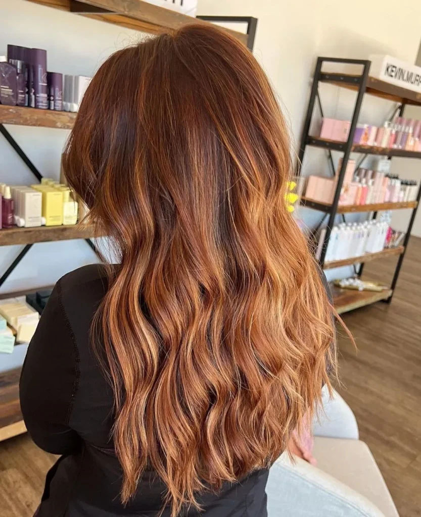 Helles Rotbraun-Balayage