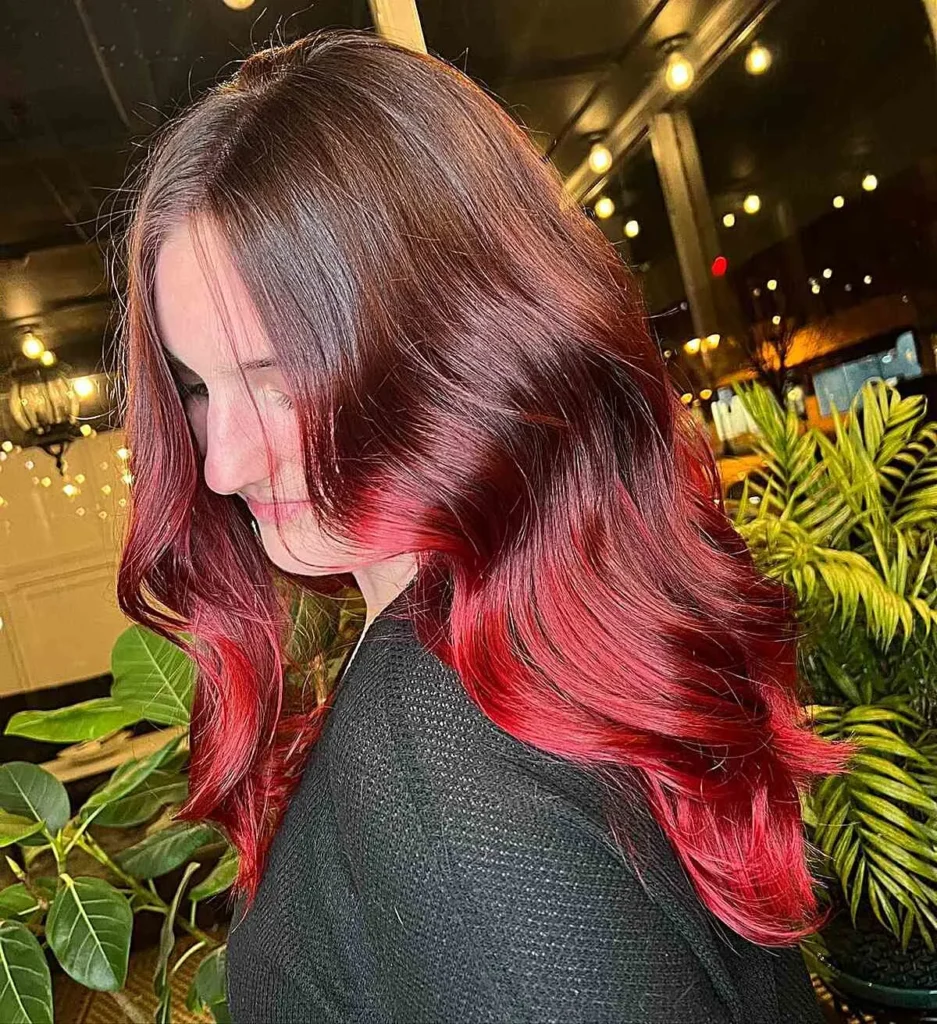 Rot Balayage auf hellbraunem Haar