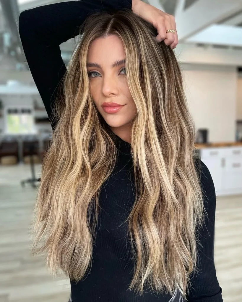 Braunes Haar mit blonden Highlights